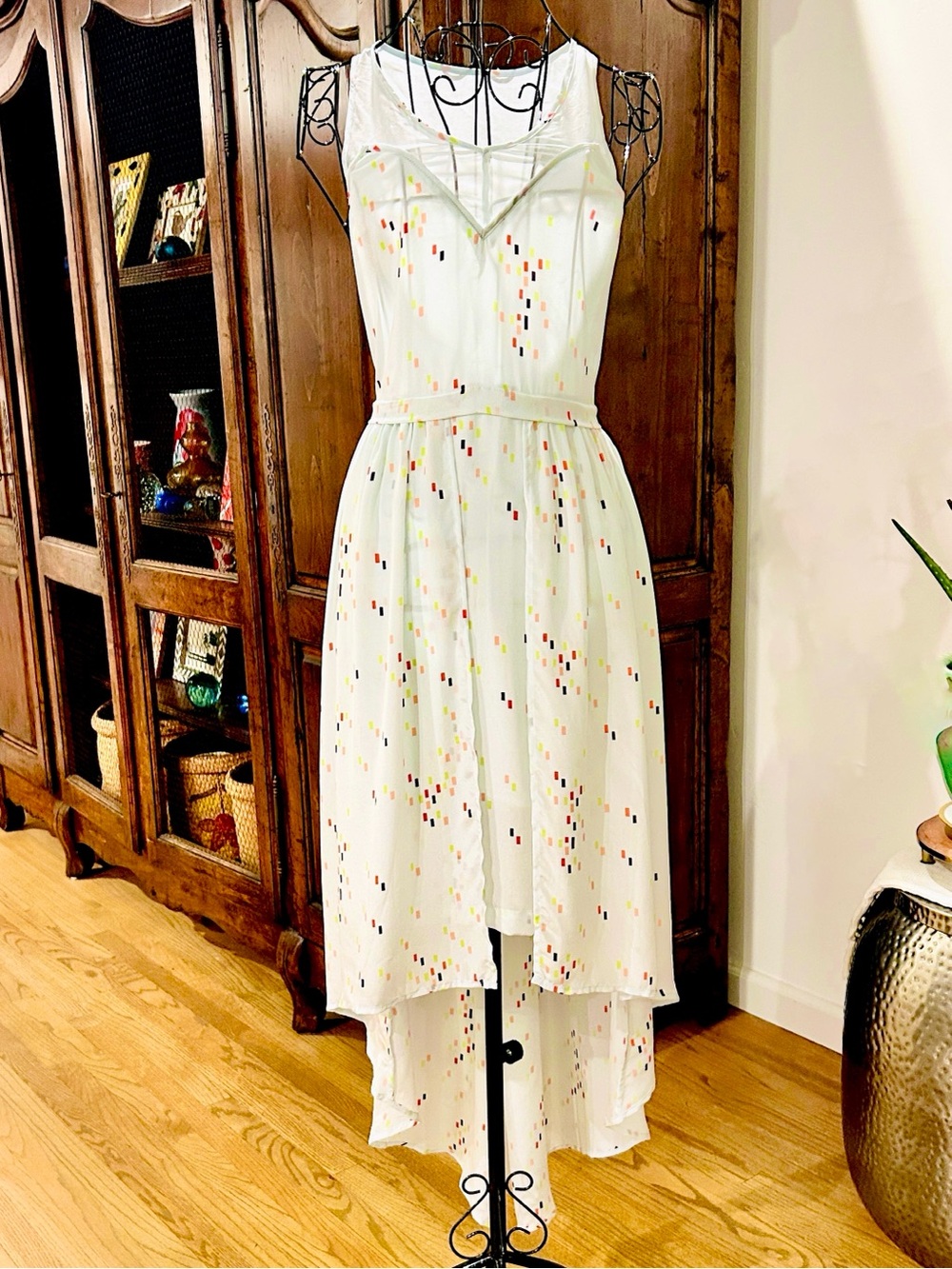 Funktional High-Low Silk Dress with Multicolor Confetti Detail Size Small